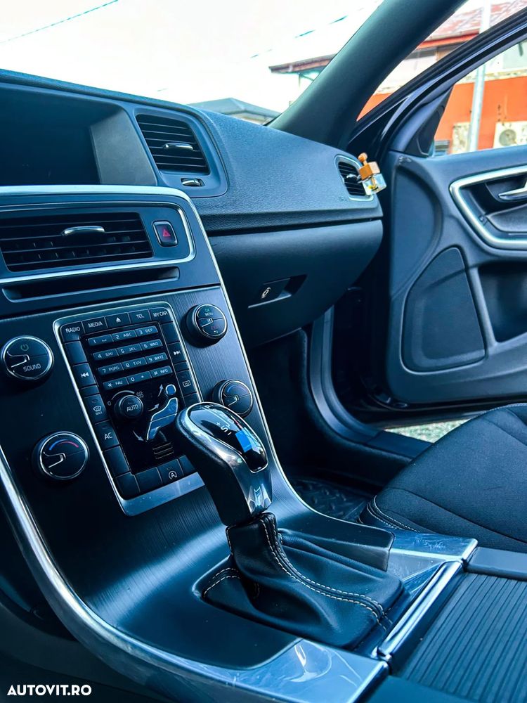 Volvo V60 D3 Geartronic R-Design - 15