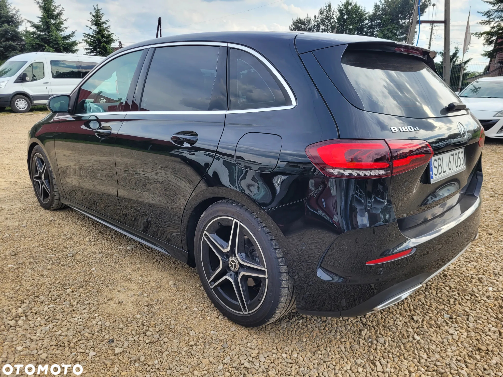 Mercedes-Benz Klasa B 180 d 7G-DCT AMG Line - 4