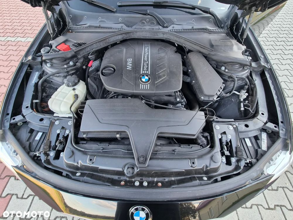 BMW Seria 3 320d xDrive M Sport - 32