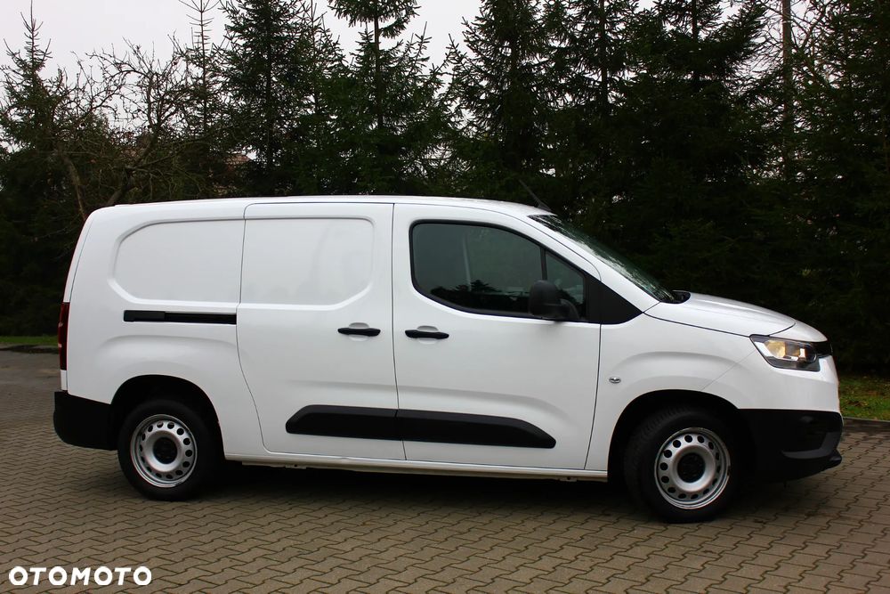 Toyota Proace City CHŁODNIA 1.5D-4D 102KM LONG L2 3 Osobowy - 3
