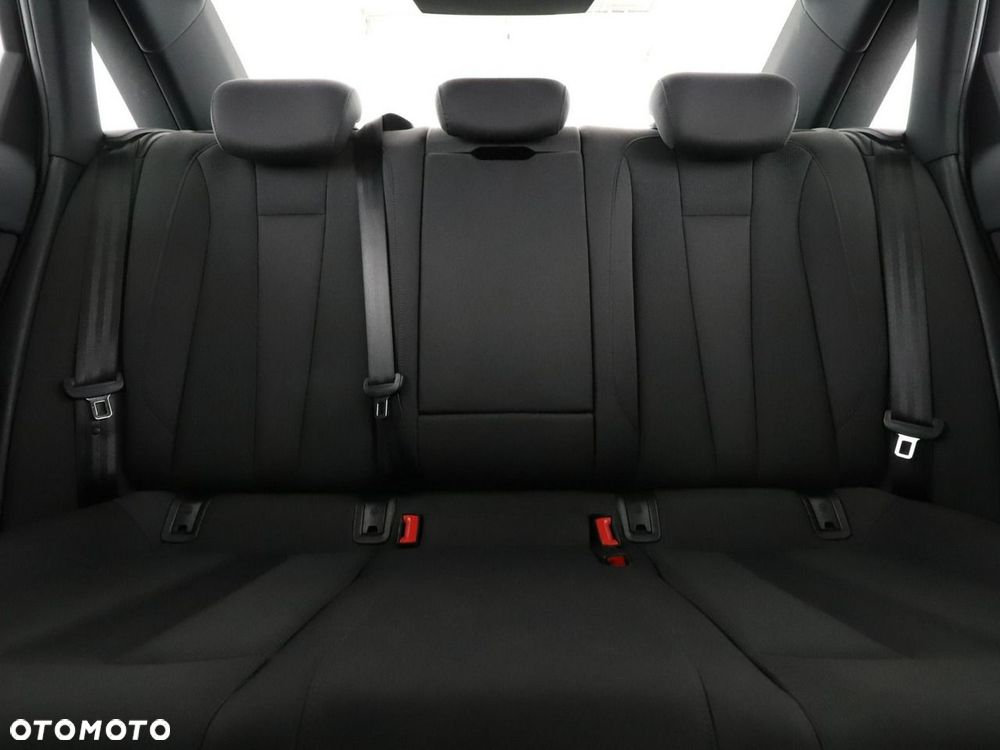 Audi A4 Limousine 40 TFSI S tronic advanced - 19