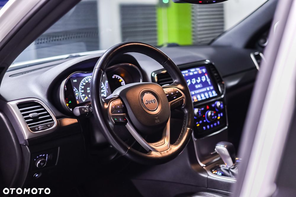 Jeep Grand Cherokee 3.6 V6 Laredo - 21