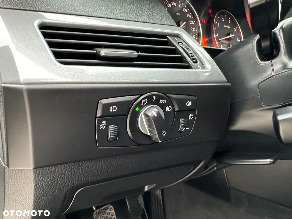 BMW Seria 5 523i - 12