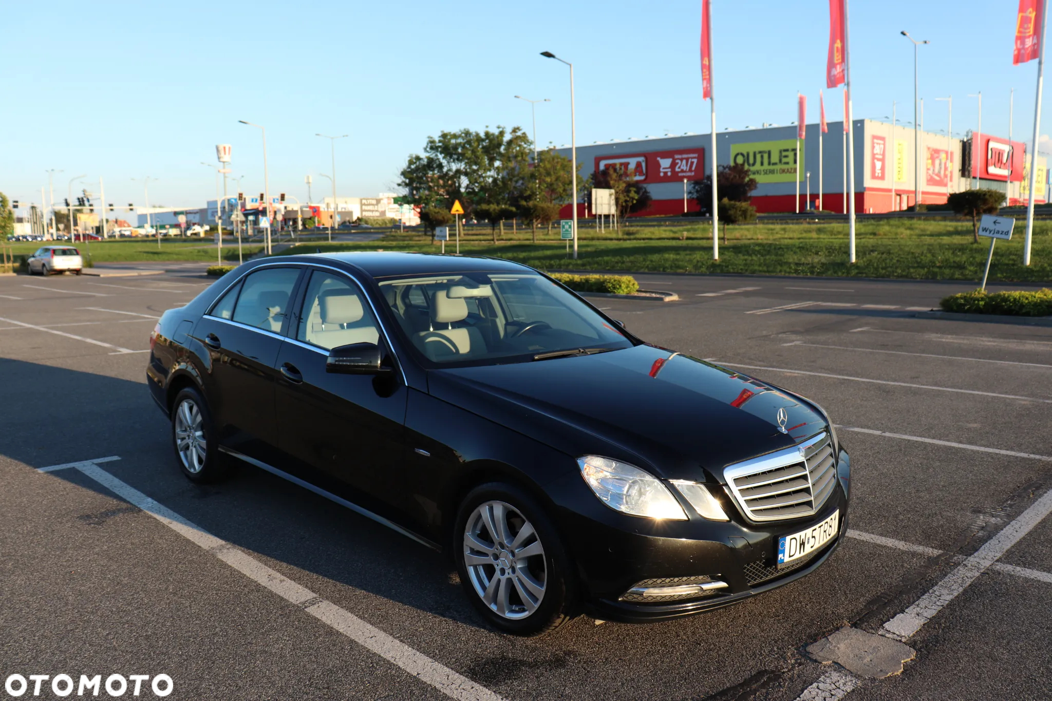Mercedes-Benz Klasa E 200 CGI BlueEFFICIENCY 7G-TRONIC - 7