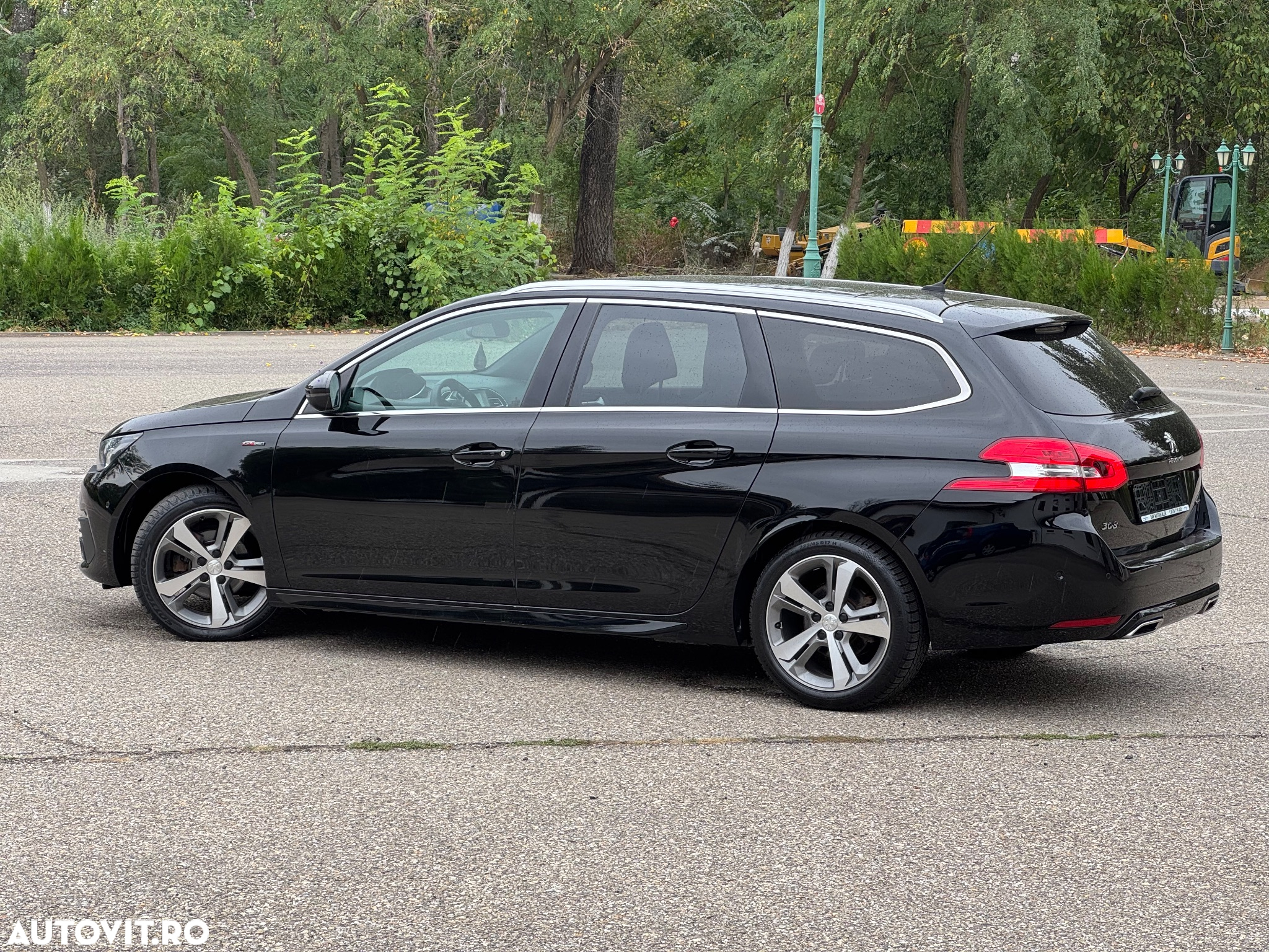 Peugeot 308 SW BlueHDi 130 EAT8 GT - 10
