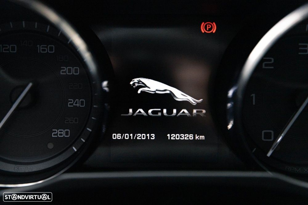 Jaguar XE 2.0 D Prestige Aut. - 28