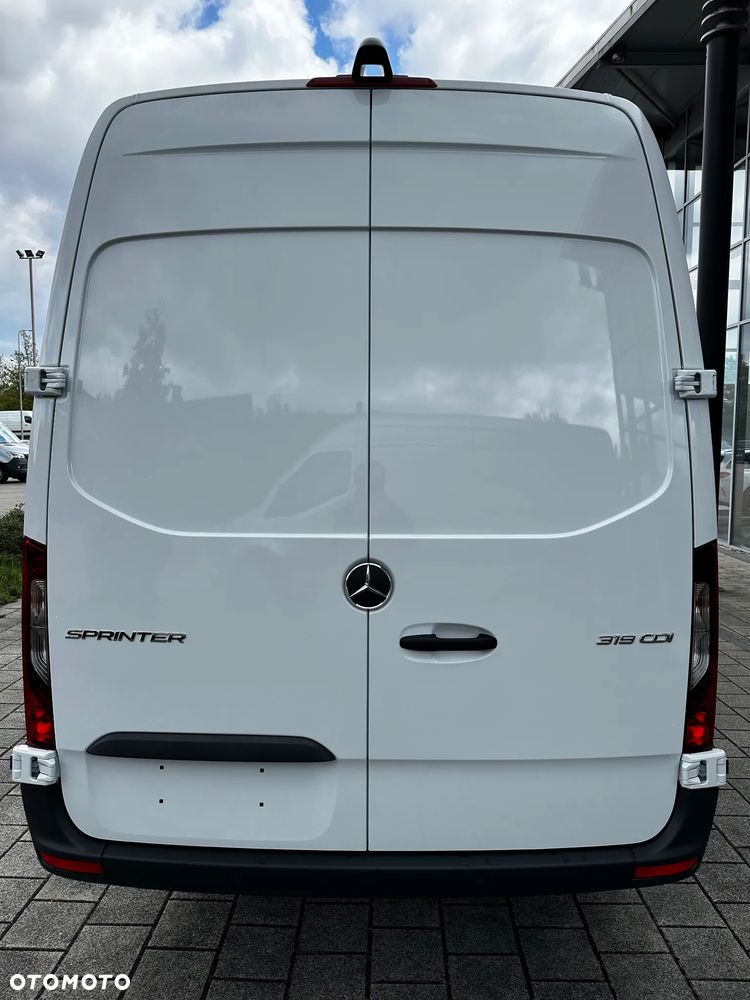 Mercedes-Benz Sprinter - 8