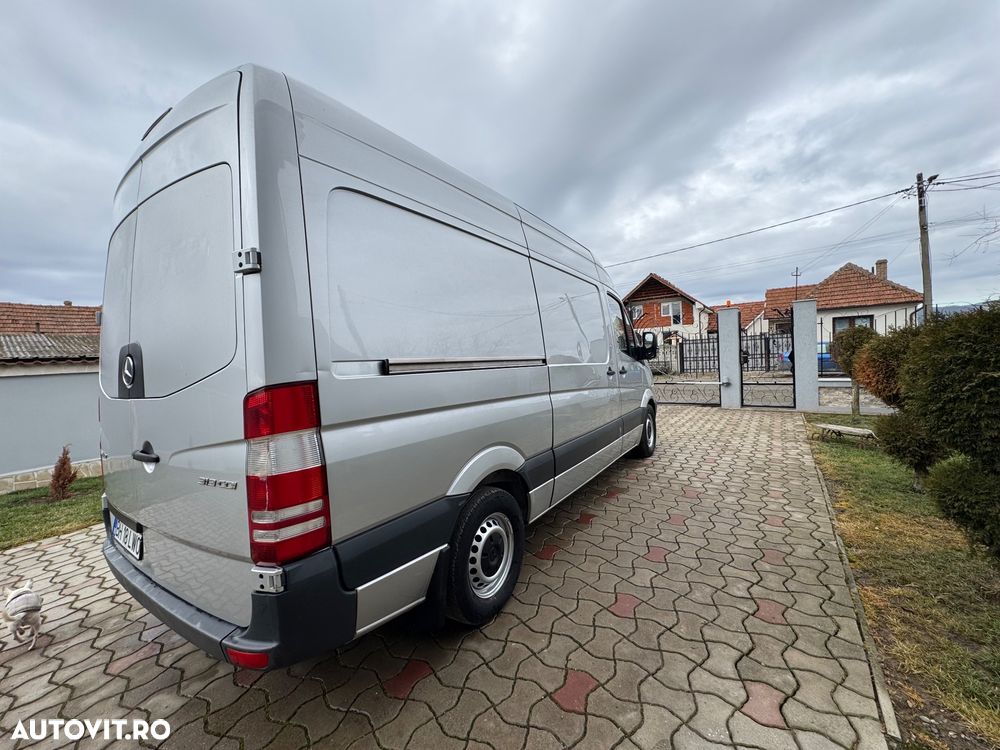 Mercedes-Benz Sprinter - 2