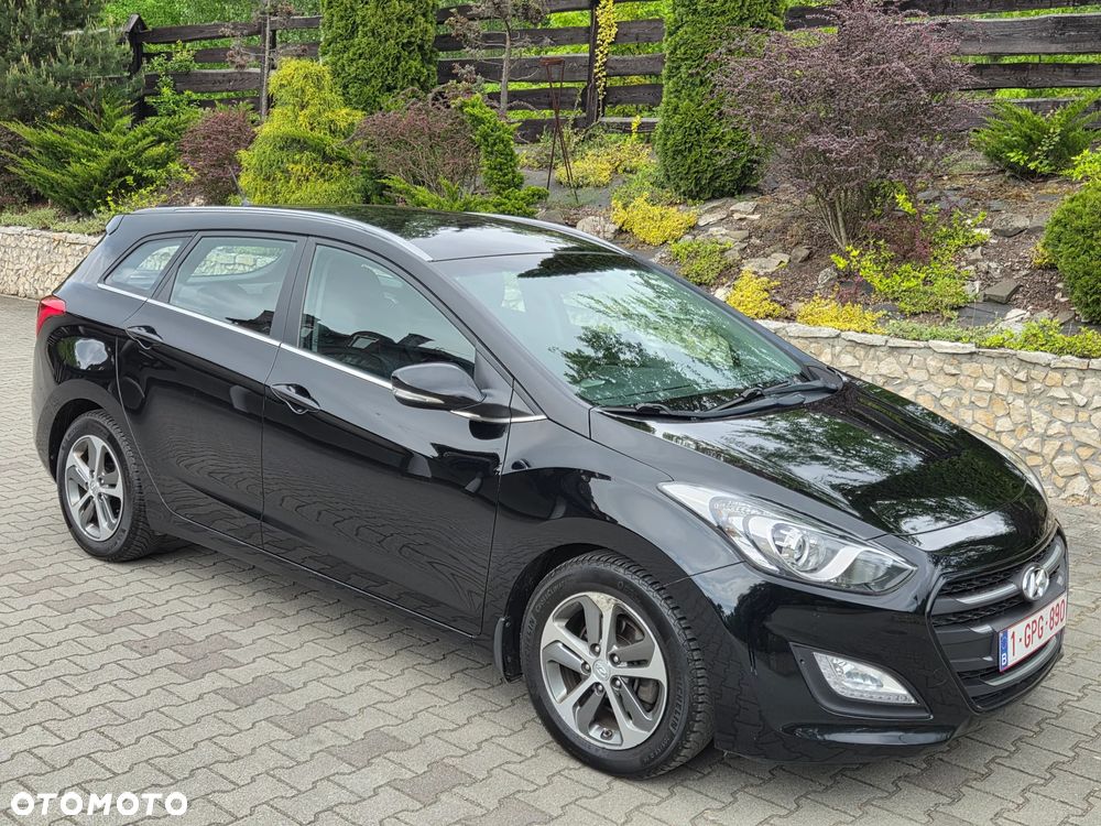 Hyundai i30 Kombi 1.6 GDi DCT Premium - 13