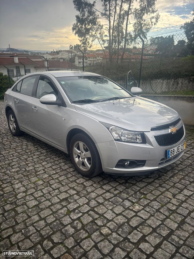 Chevrolet Cruze 1.6 LS - 1