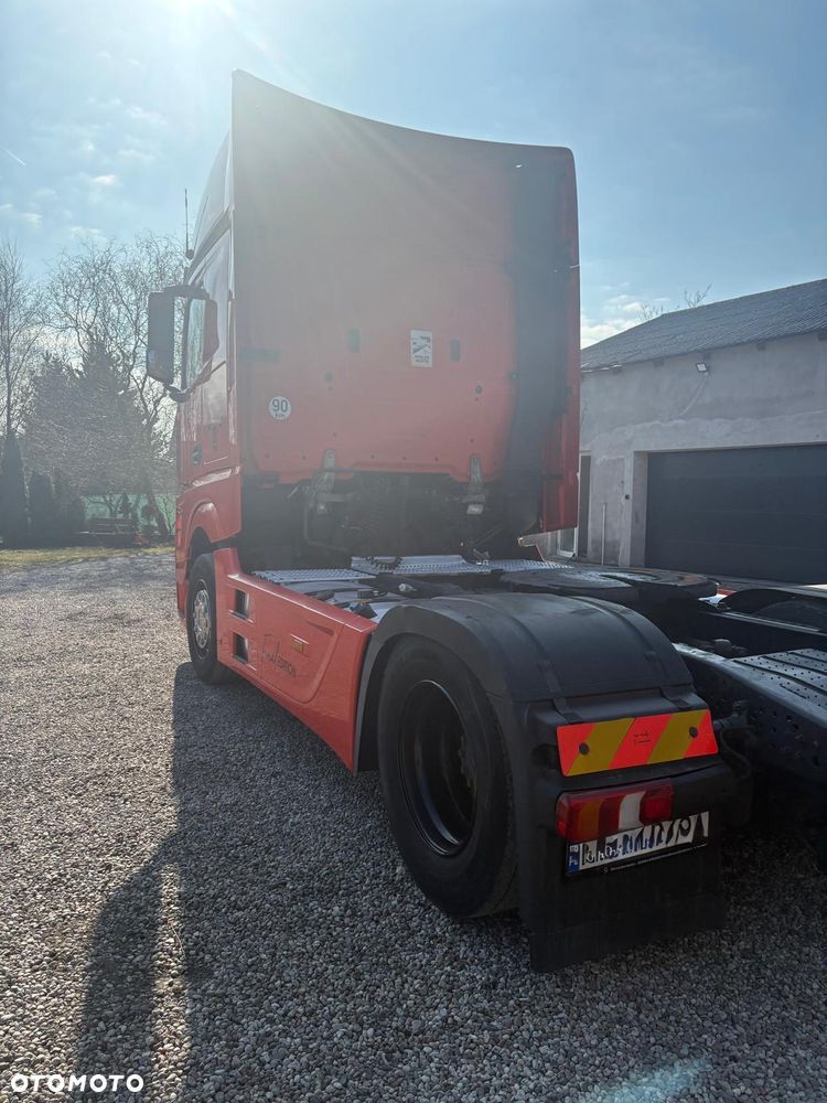 Mercedes-Benz Actros - 10