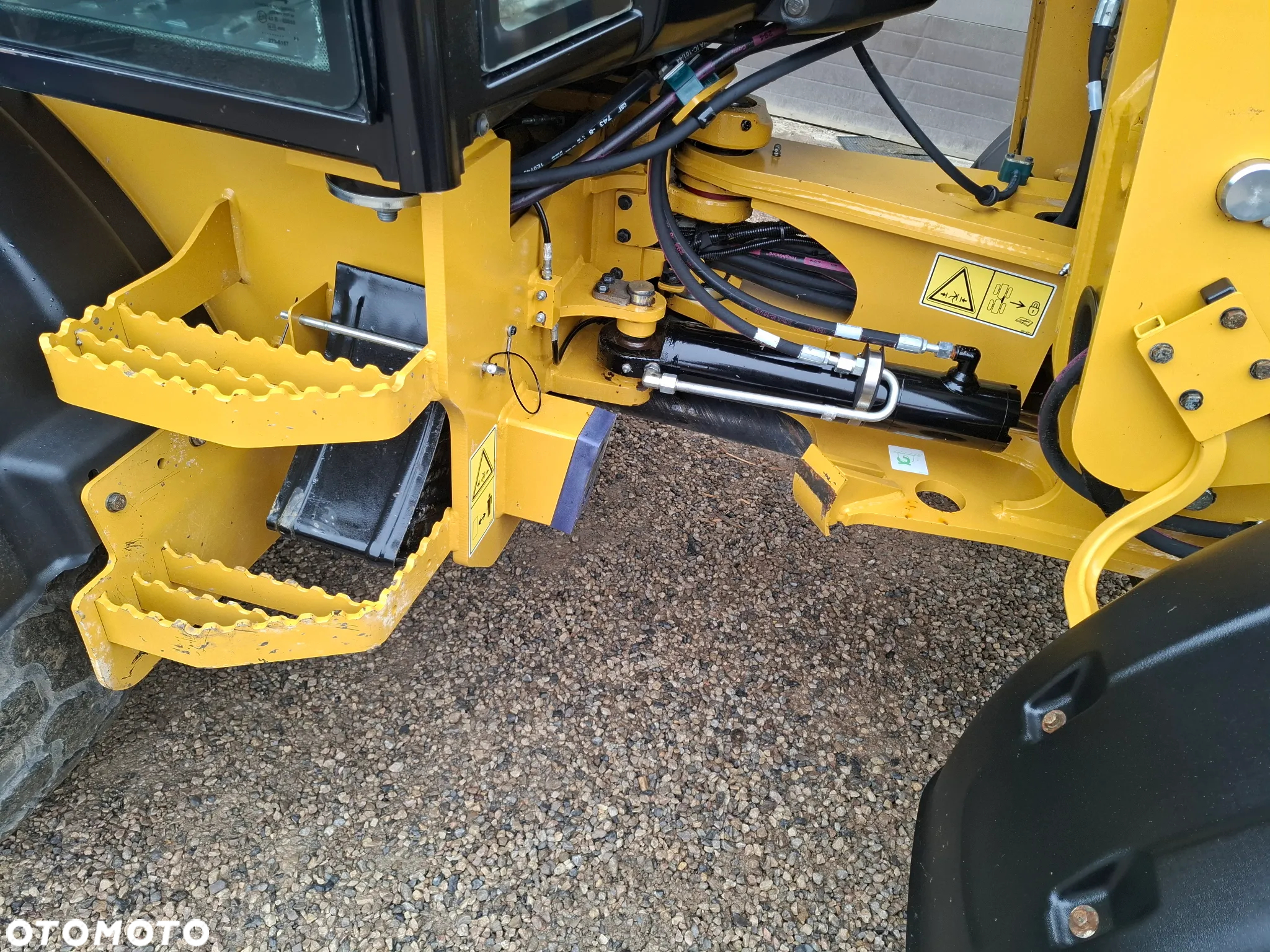 Caterpillar CAT 908 M - 21