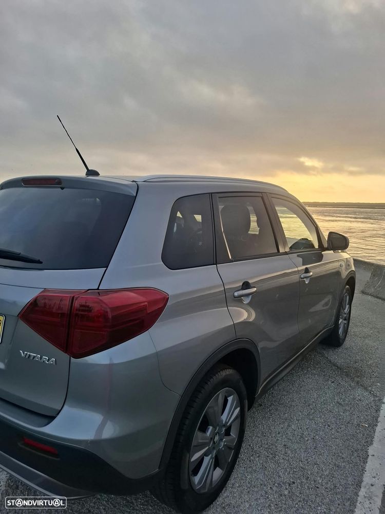 Suzuki Vitara 1.0T GLE - 11