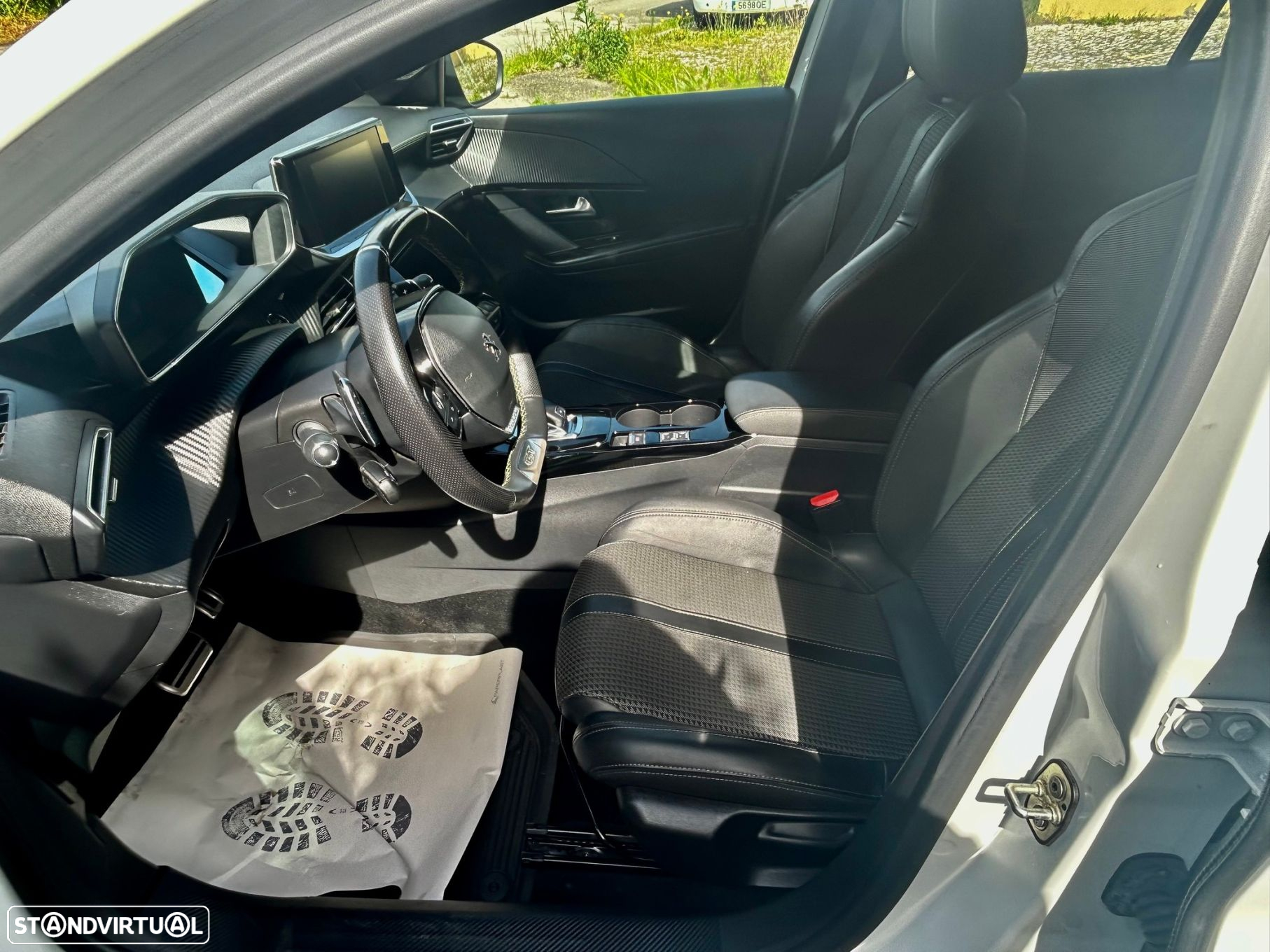 Peugeot 208 1.2 PureTech GT Line EAT8 - 9