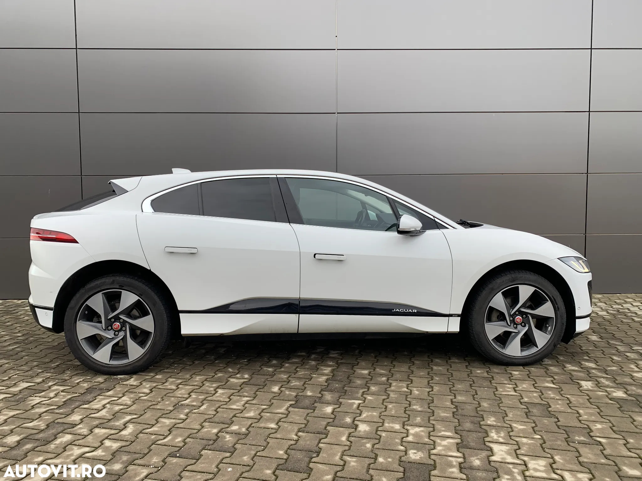 Jaguar I-Pace SE - 8