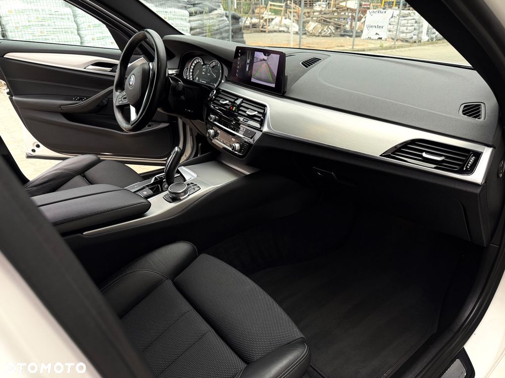 BMW Seria 5 520d xDrive Sport Line sport - 28
