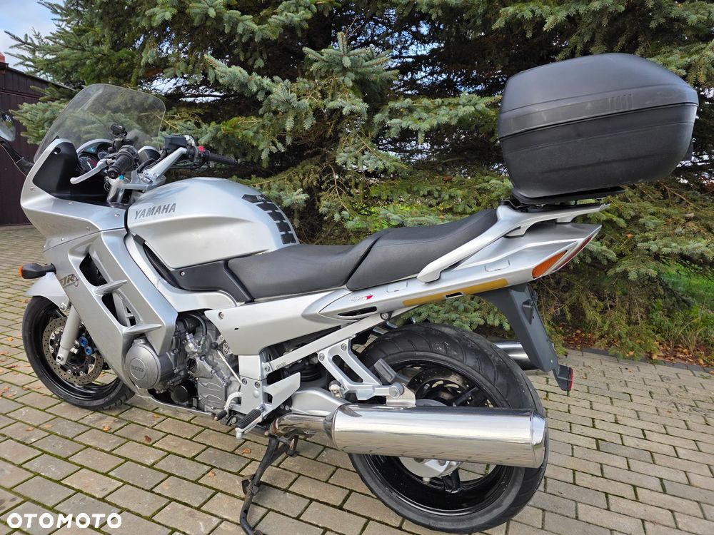 Yamaha FJR - 6