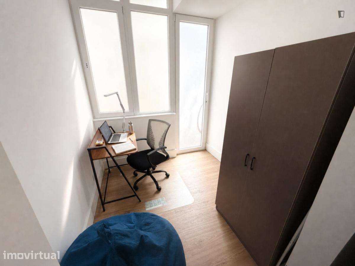 Quarto - localizado em Lisbon - Grande imagem: 5/19