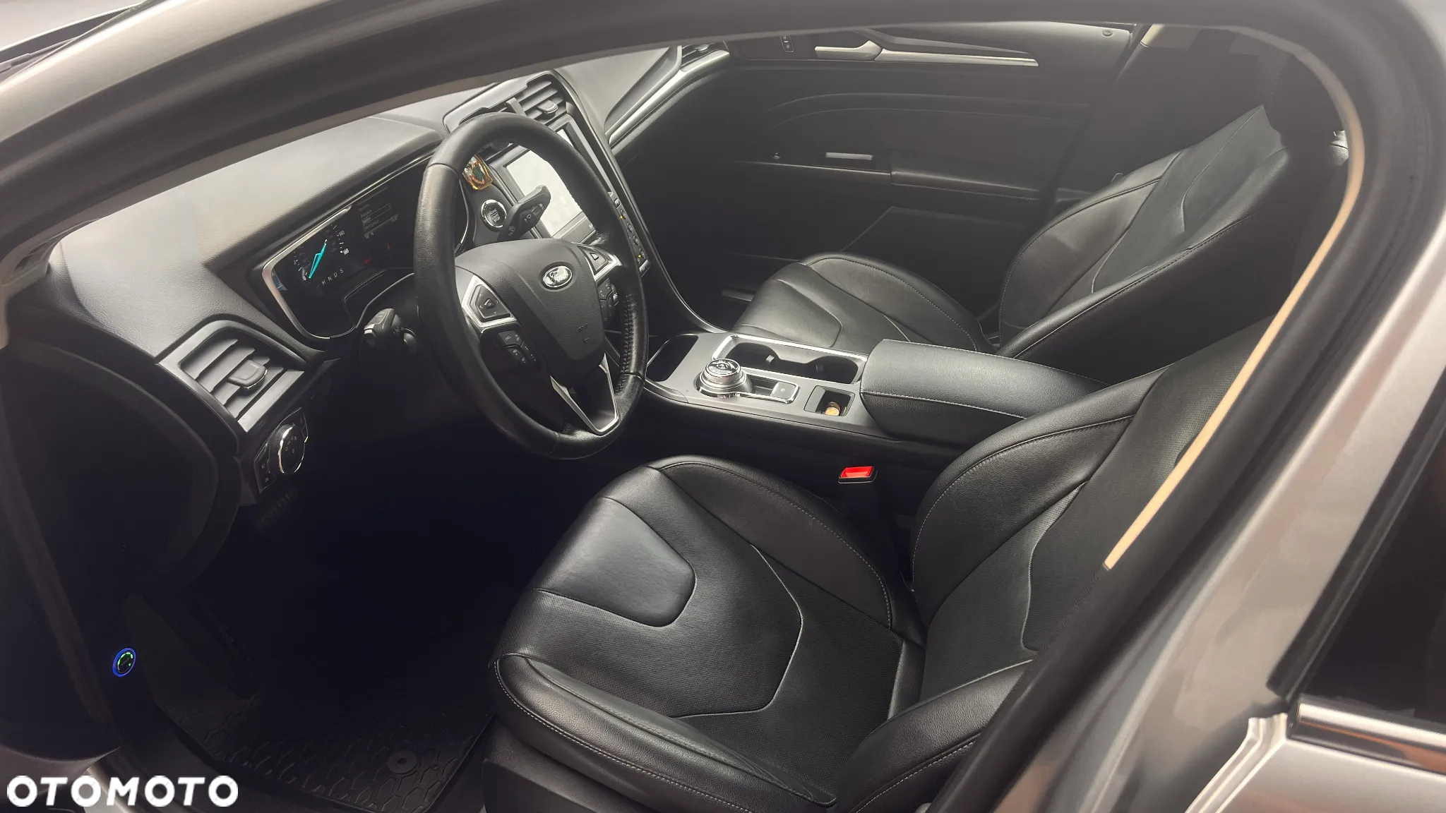 Ford Fusion 2.0 EcoBoost Titanium - 32