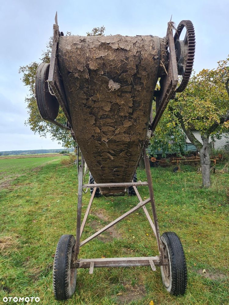 Przyczepka rolnicza dwukółka przyczepa jednoosiowa Transporter do obornika/ Taśmociąg / Podajnik Grabarka 5 gwiazd do siana Meprozet Orzys - 19