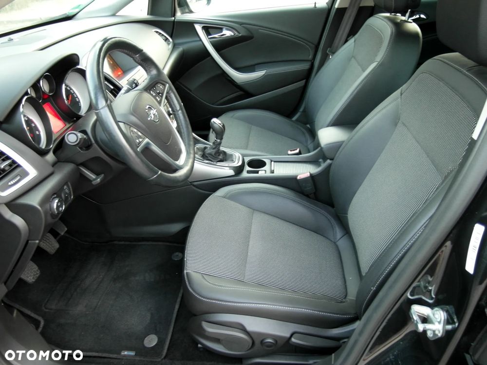Opel Astra 1.4 Turbo Innovation - 28