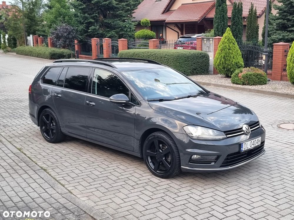 Volkswagen Golf - 1