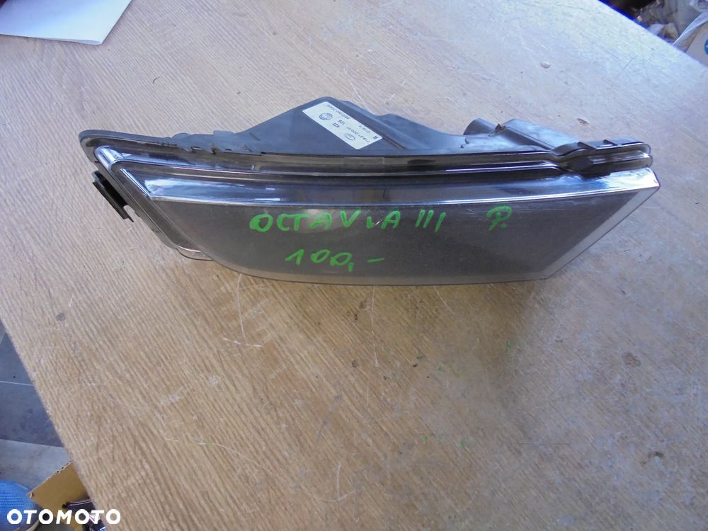 SKODA OCTAVIA III HALOGEN PRAWY PRZÓD EUROPA - 1