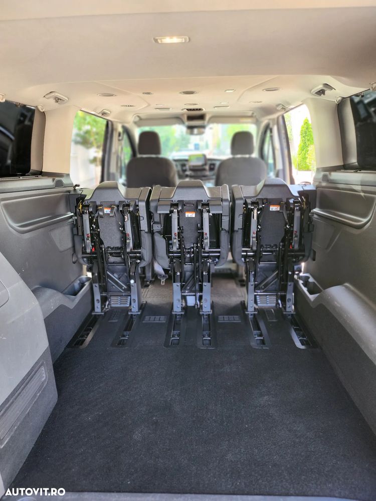 Ford Tourneo Custom - 12