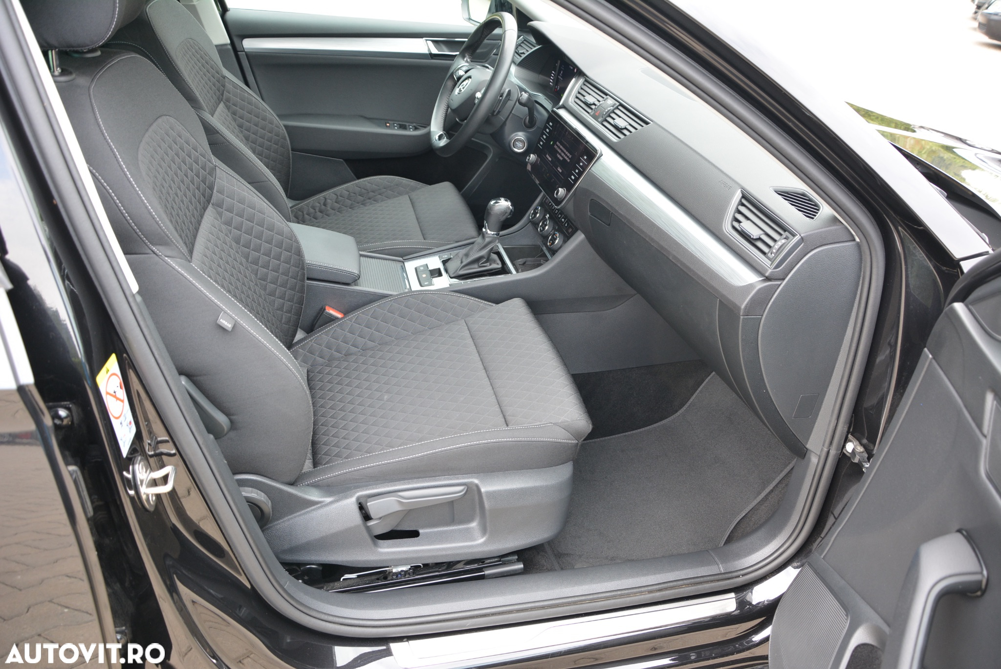 Skoda Superb 2.0 TDI DSG Style - 20