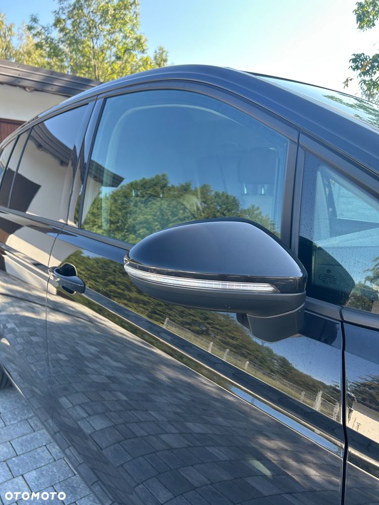 Volkswagen Touran - 13