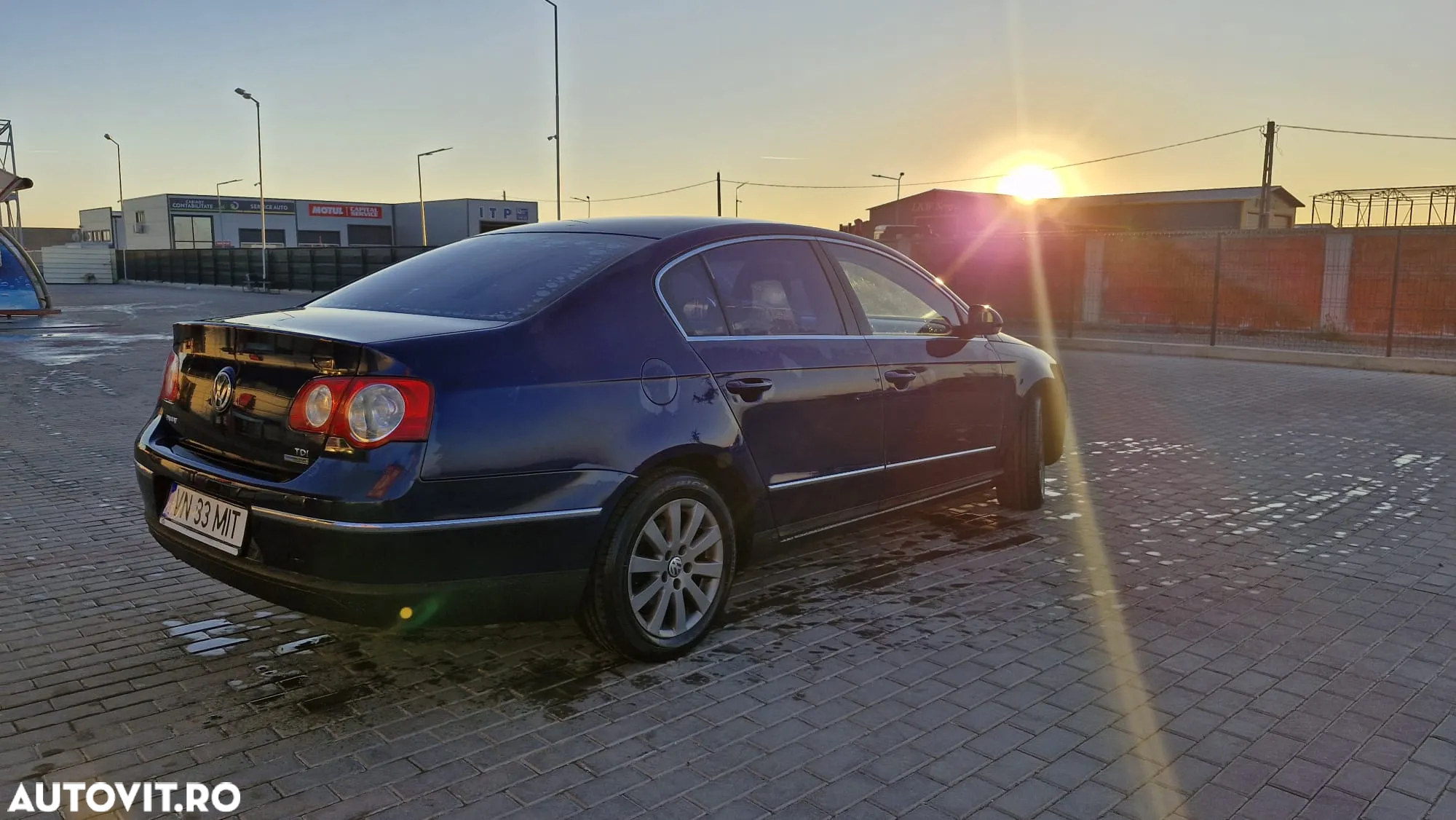Volkswagen Passat 2.0TDI Comfortline DPF Bluemotion Technology - 8