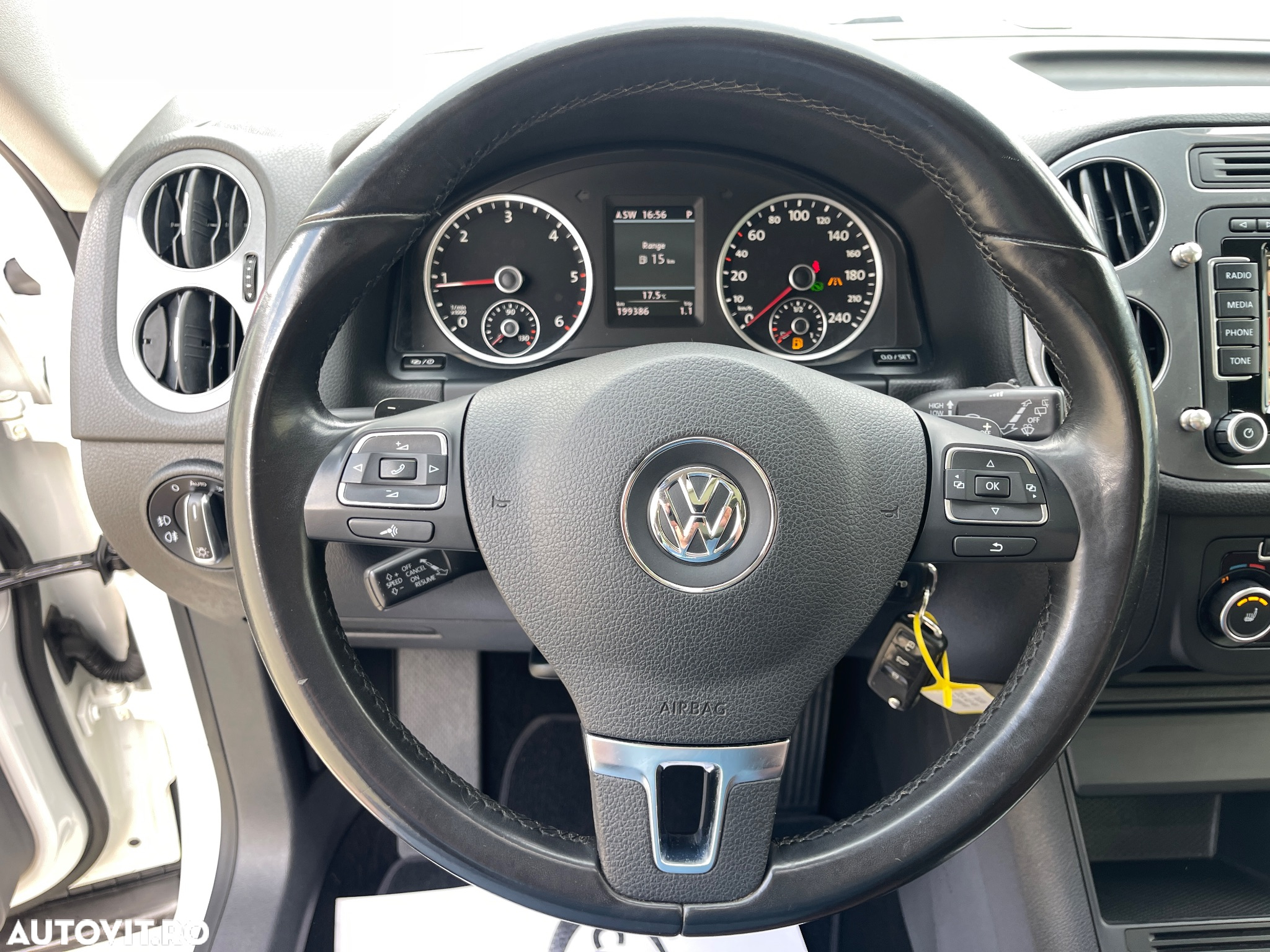 Volkswagen Tiguan 2.0 TDI DPF 4Motion BlueMotion Technology DSG Cup Sport & Style - 38