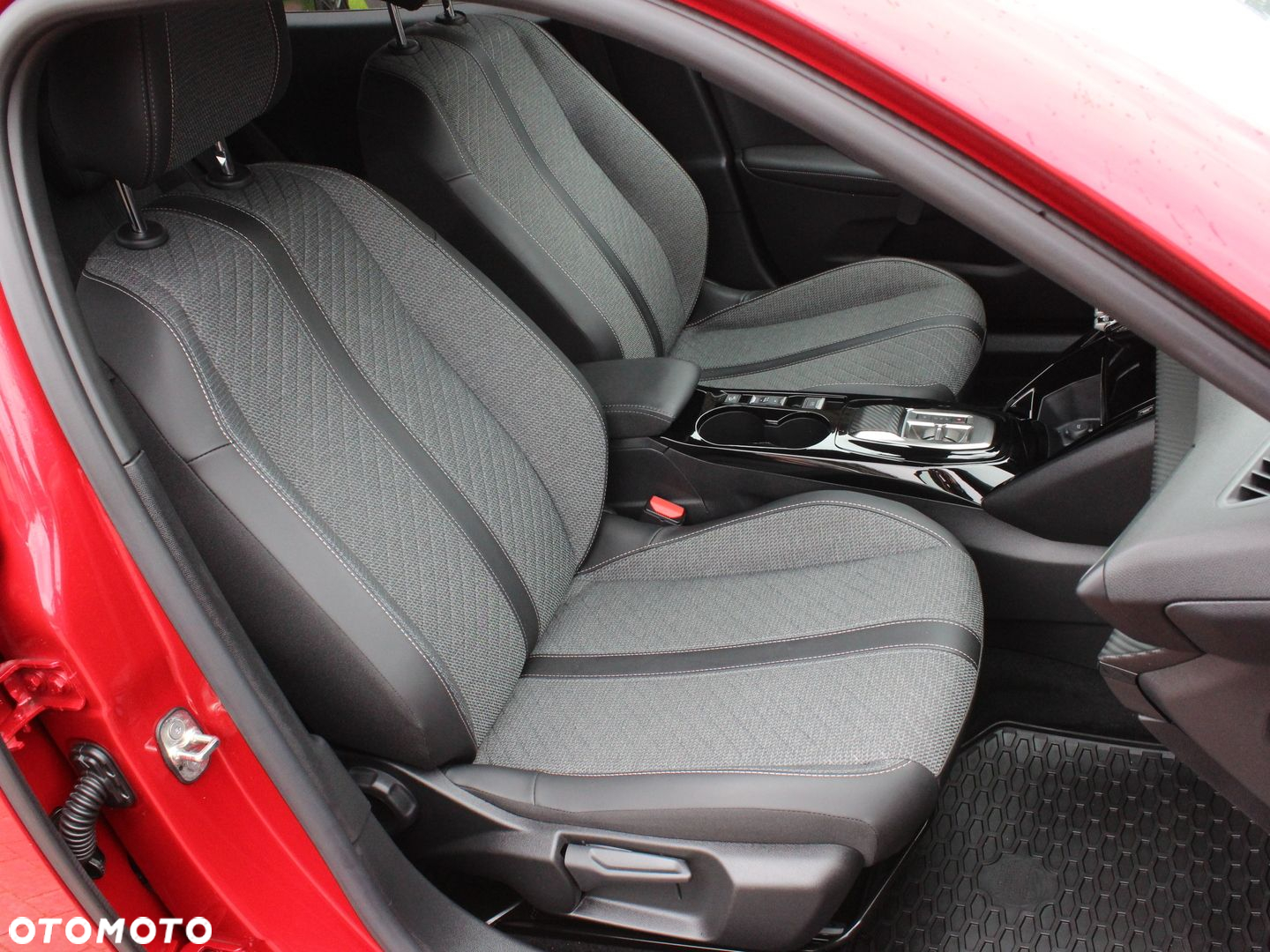 Peugeot 2008 - 11