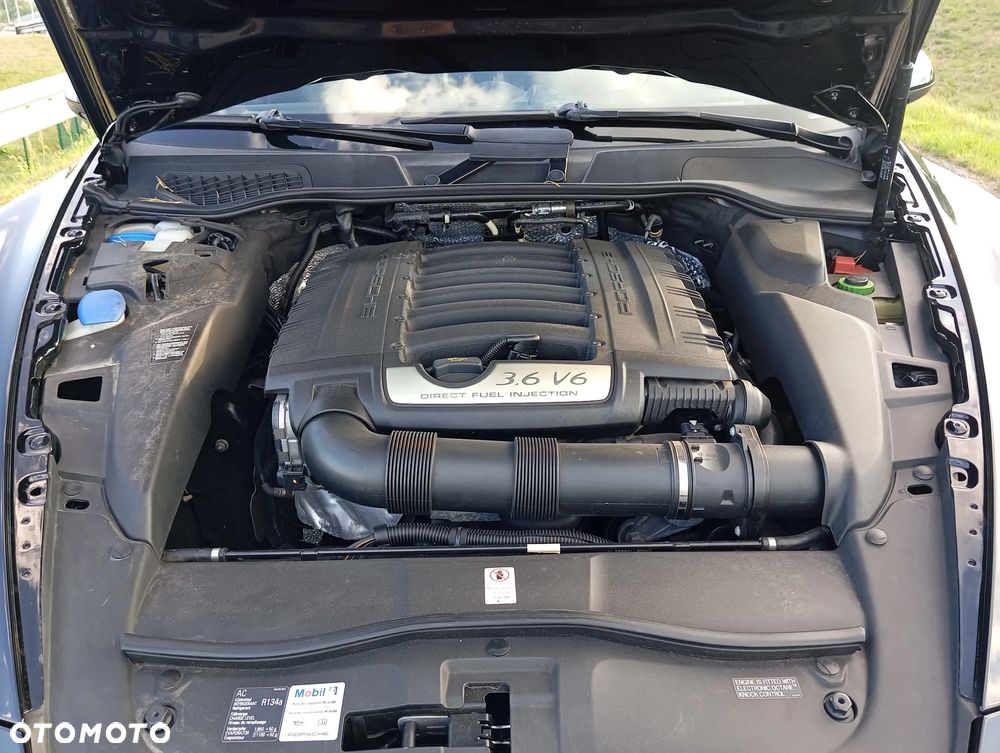 Porsche Cayenne - 21