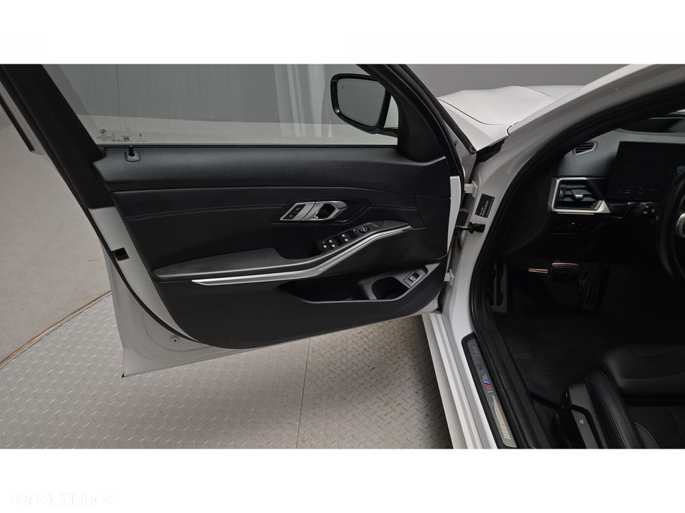 BMW Seria 3 - 17