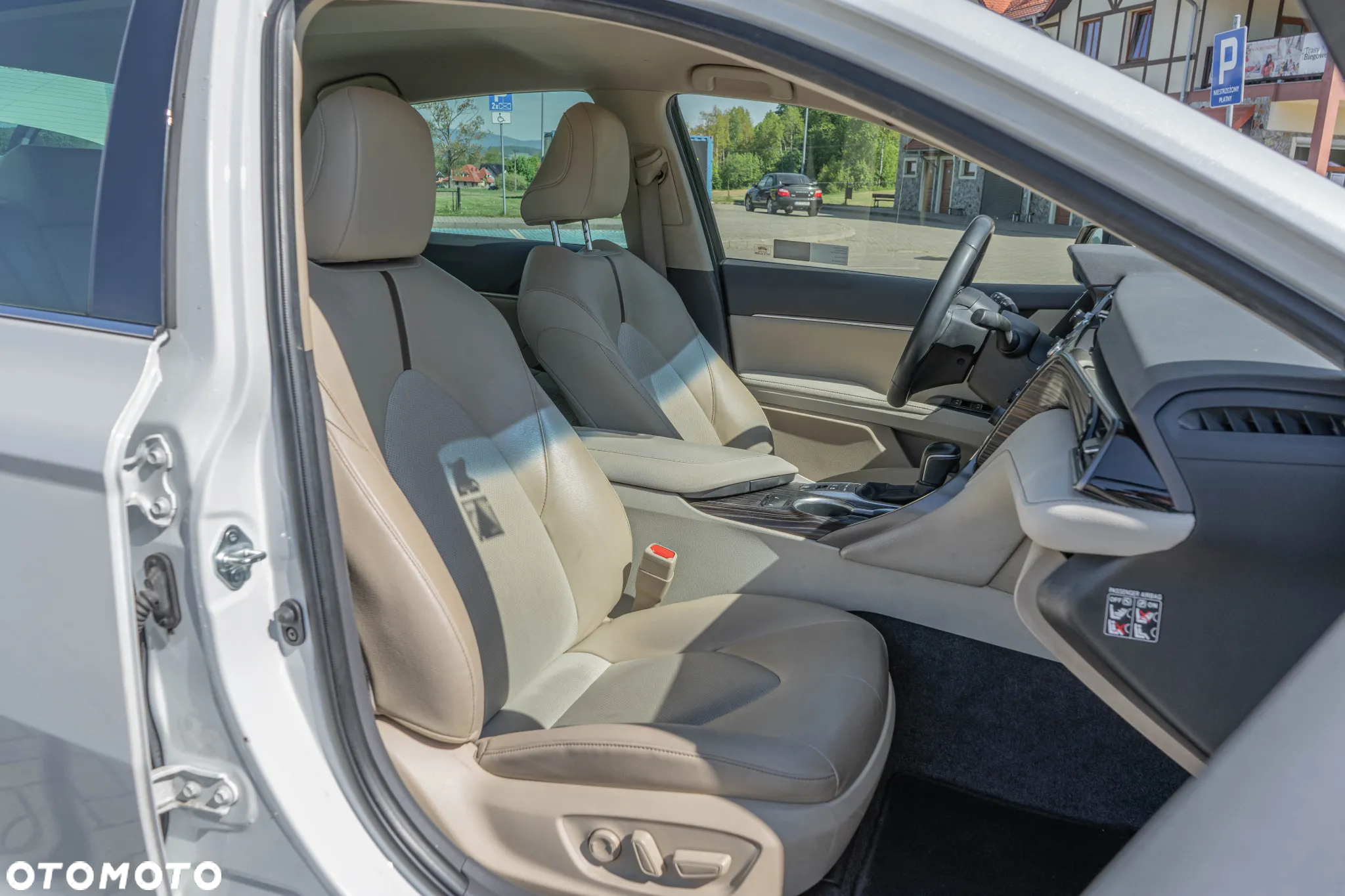 Toyota Camry 2.5 Hybrid Executive CVT - 22