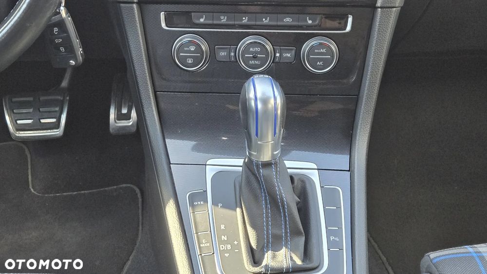 Volkswagen Golf 1.4 GTE Plug-In-Hybrid DSG - 21