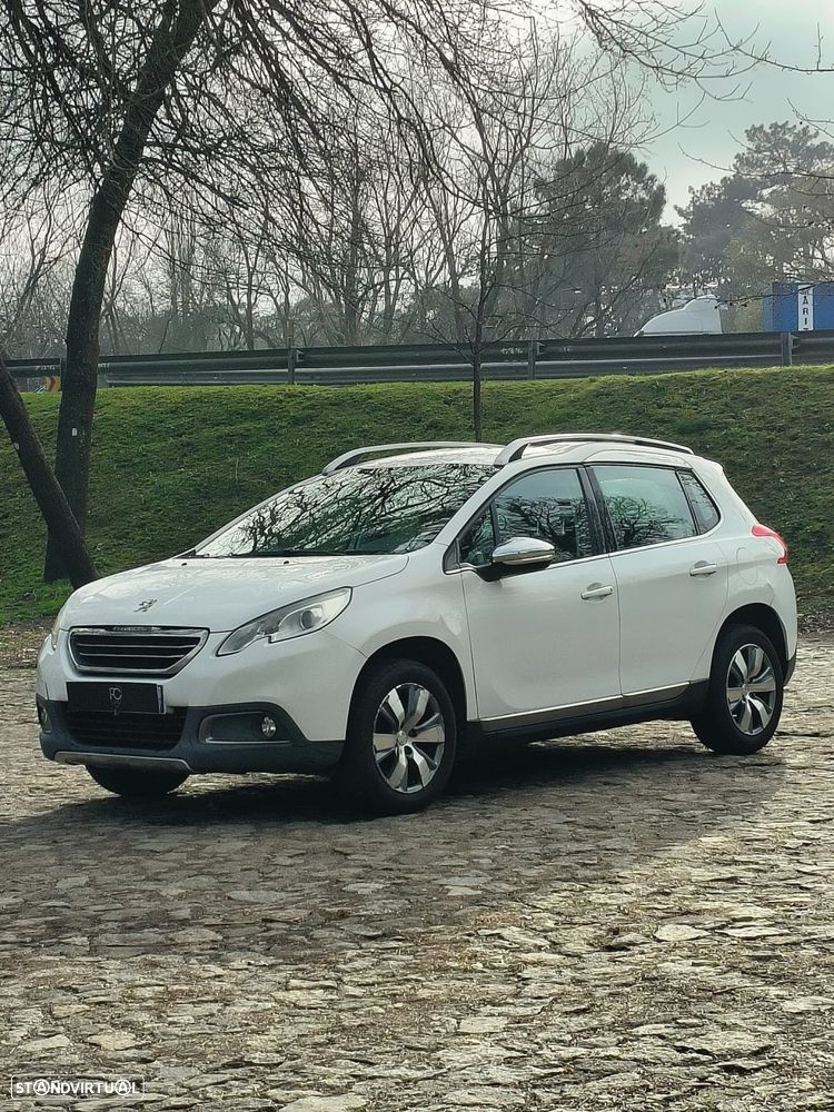Peugeot 2008 1.2 PureTech Allure - 1