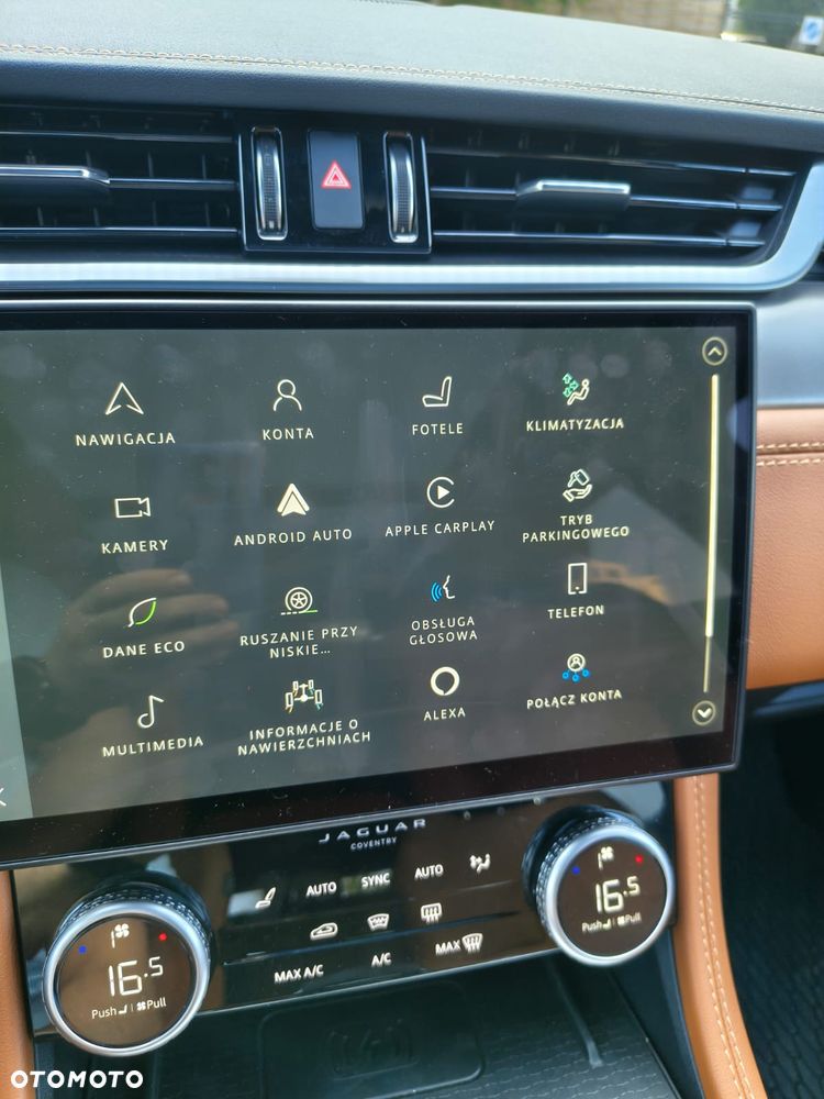 Jaguar F-Pace - 21
