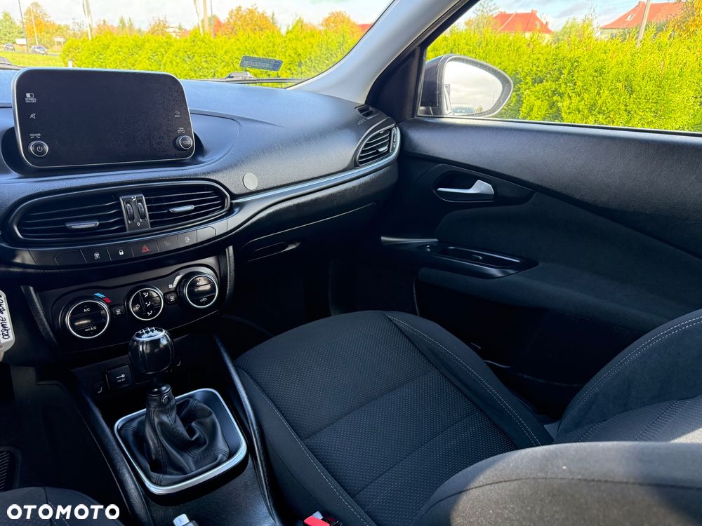 Fiat Tipo 1.4 T-Jet 16v Lounge - 16
