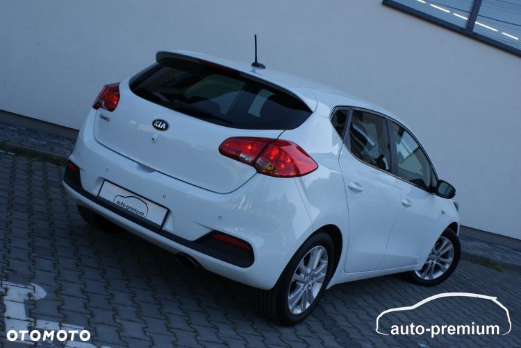 Kia Ceed 1.6 GDI Dream Team Edition - 37