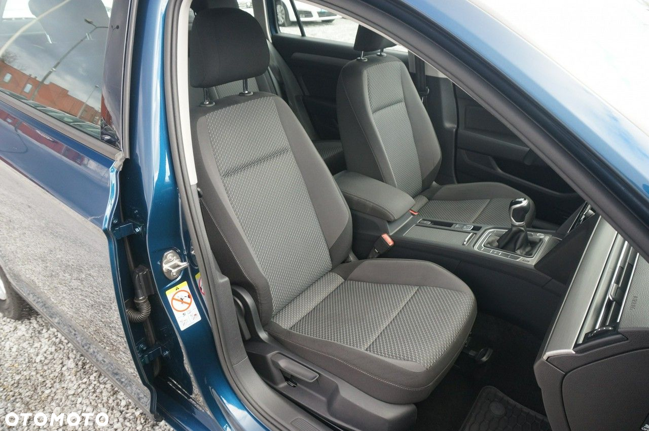 Volkswagen Passat 2.0 TDI EVO Essence - 29