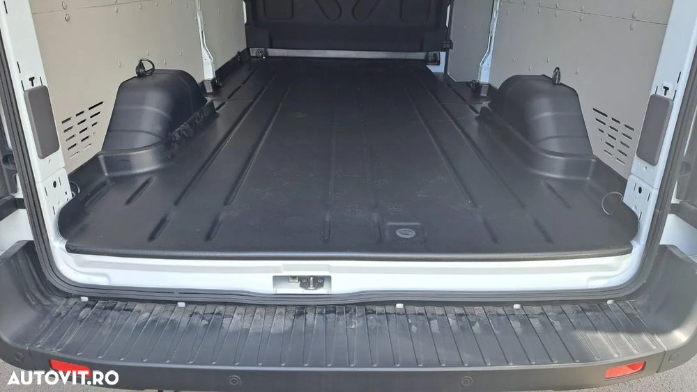 Ford NEW E-TRANSIT VAN L3H3 - 12