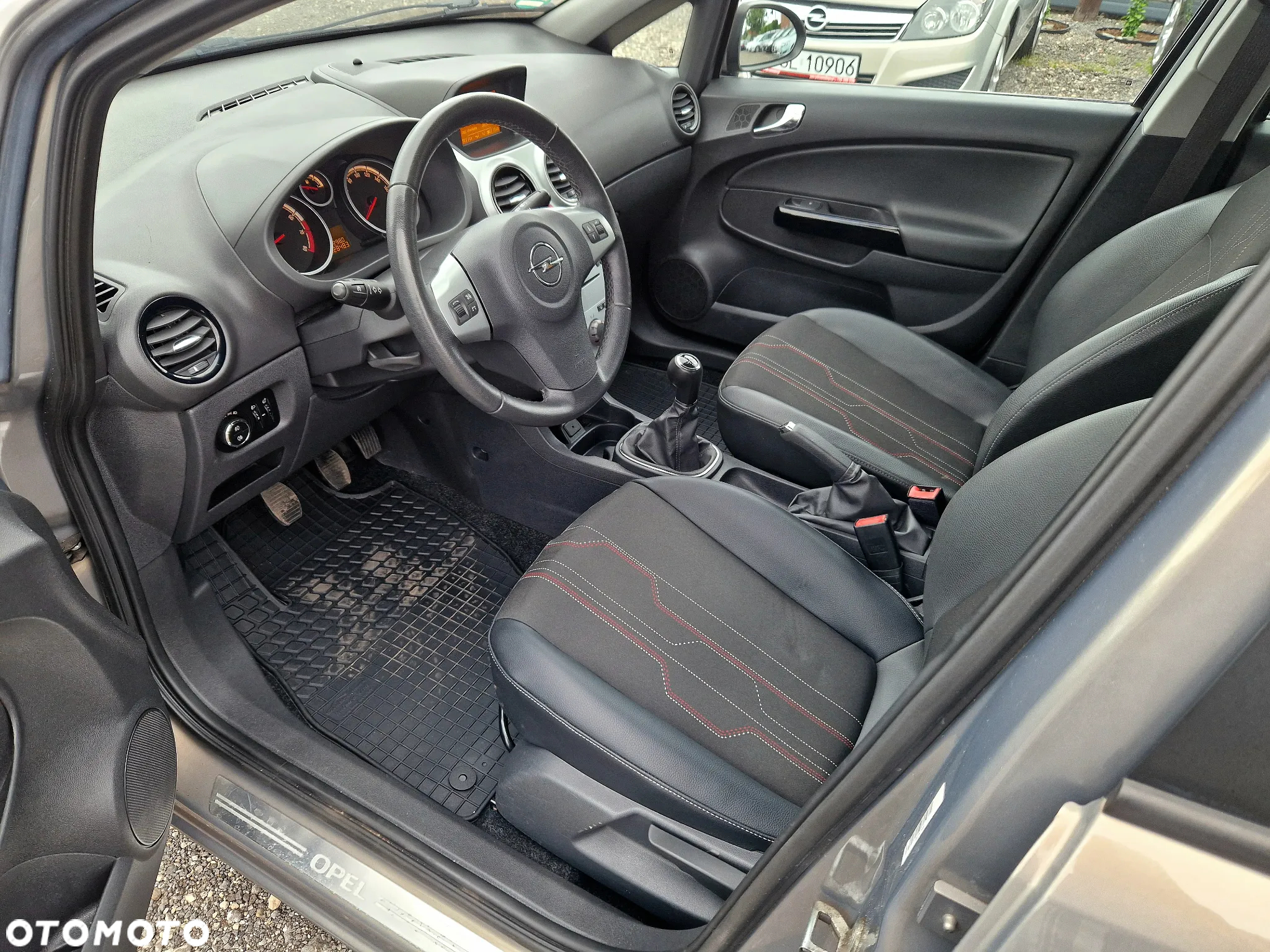 Opel Corsa 1.4 16V Innovation - 13
