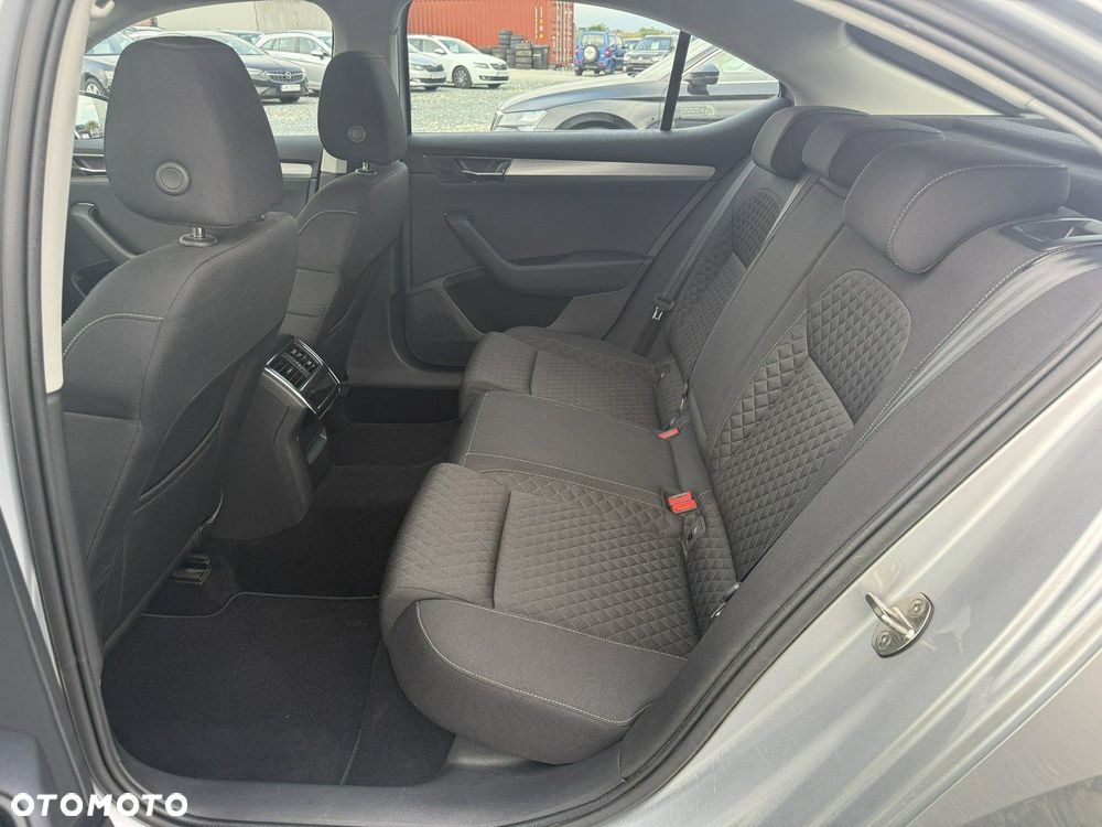 Skoda Superb 2.0 TDI SCR Ambition - 10
