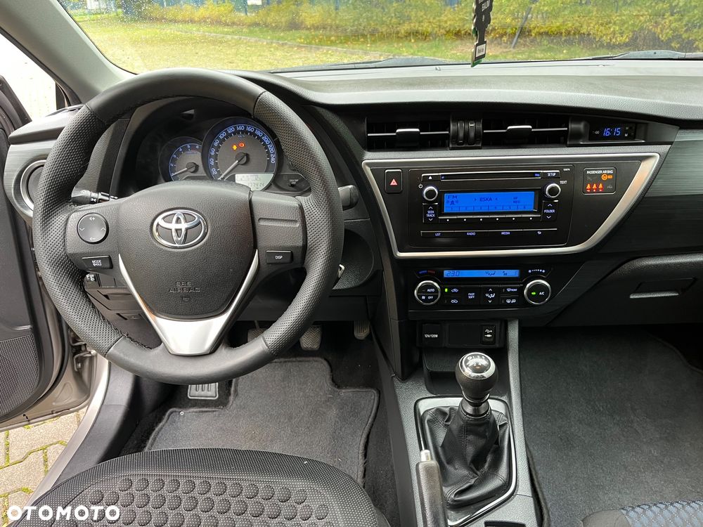 Toyota Auris 1.4 D-4D 2010 - 13