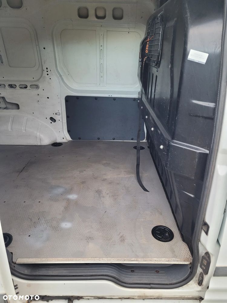 Ford Transit Connect - 21