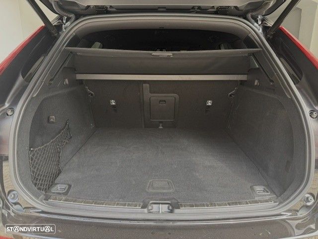 Volvo XC 60 2.0 T6 PHEV Black Edition AWD - 19