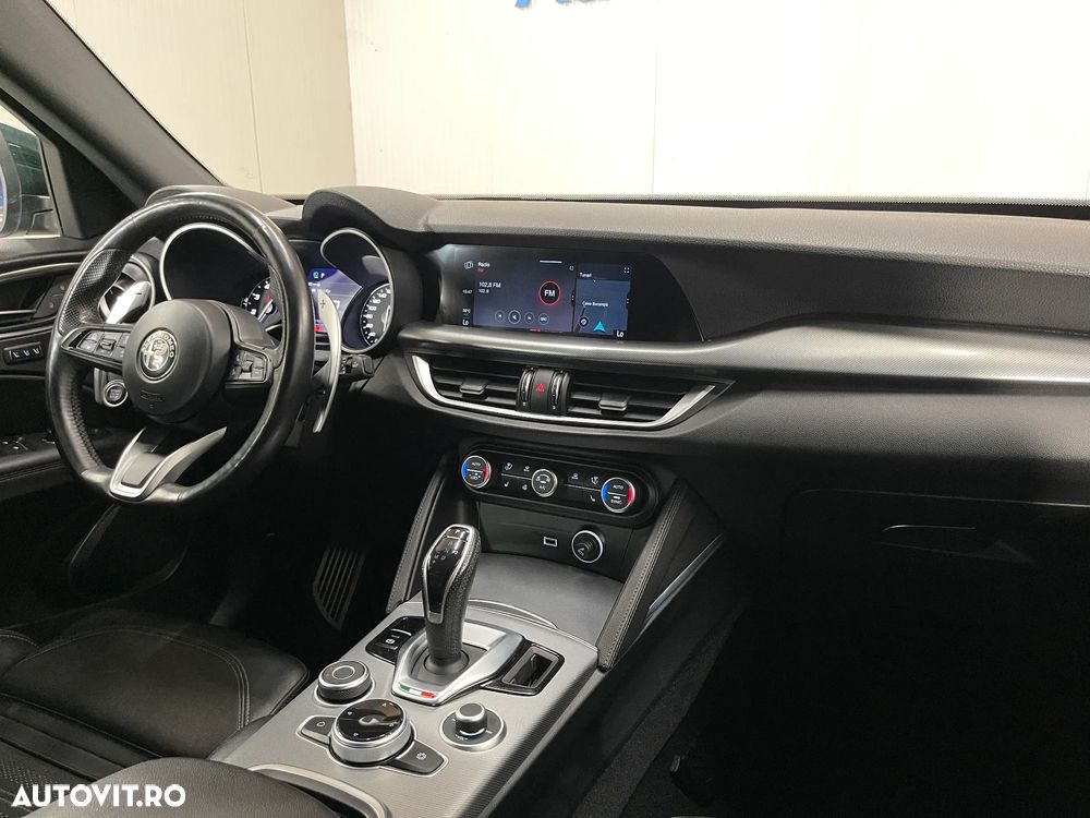 Alfa Romeo Stelvio 2.0 Turbo AWD AT8 Veloce - 9