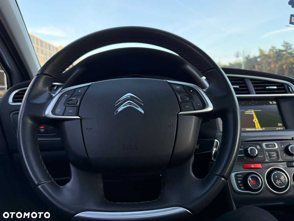 Citroën C4 e-HDi 115 Exclusive - 17